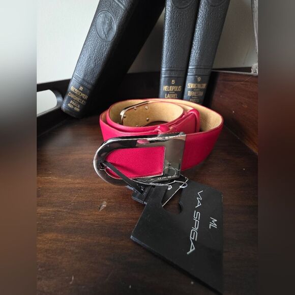 Via Spiga Genuine Leather Red Belt Adjustable Womens Size M/L Hook Front NWT - Picture 11 of 12